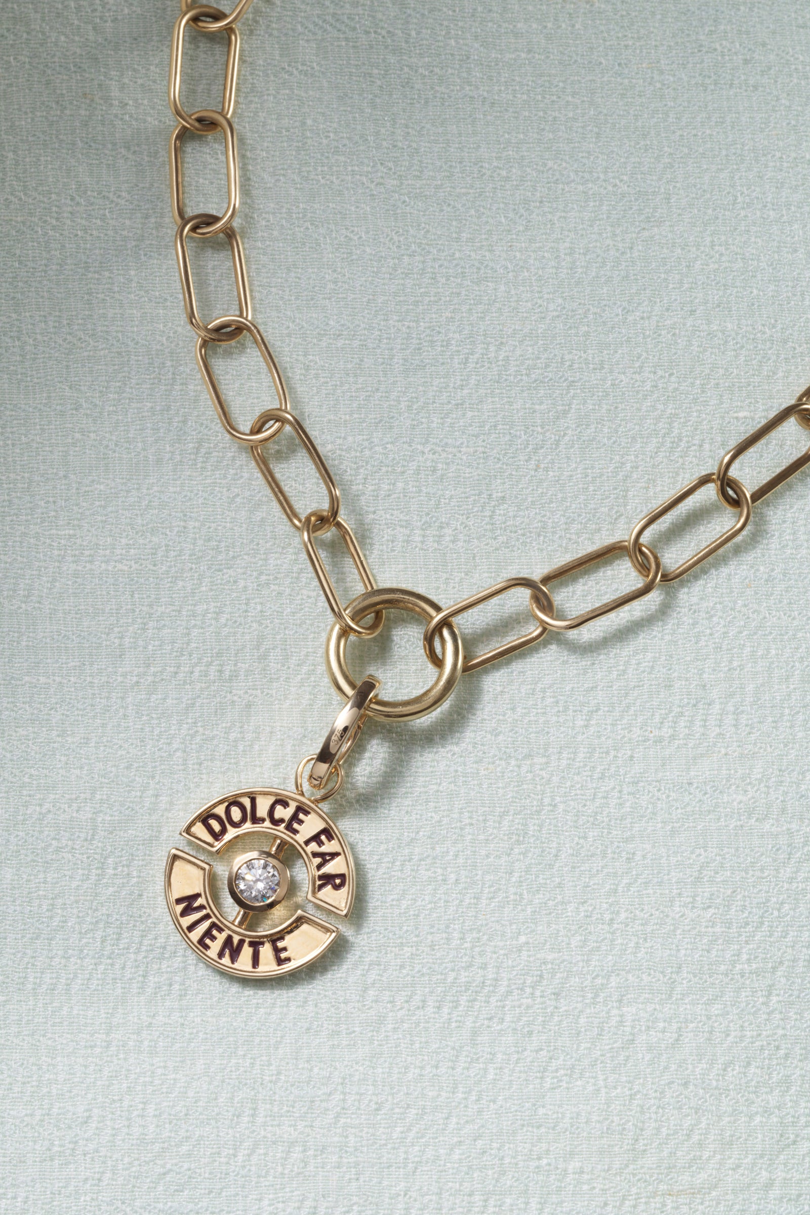 Dolce Far Niente Charm | 9-Karat Gold