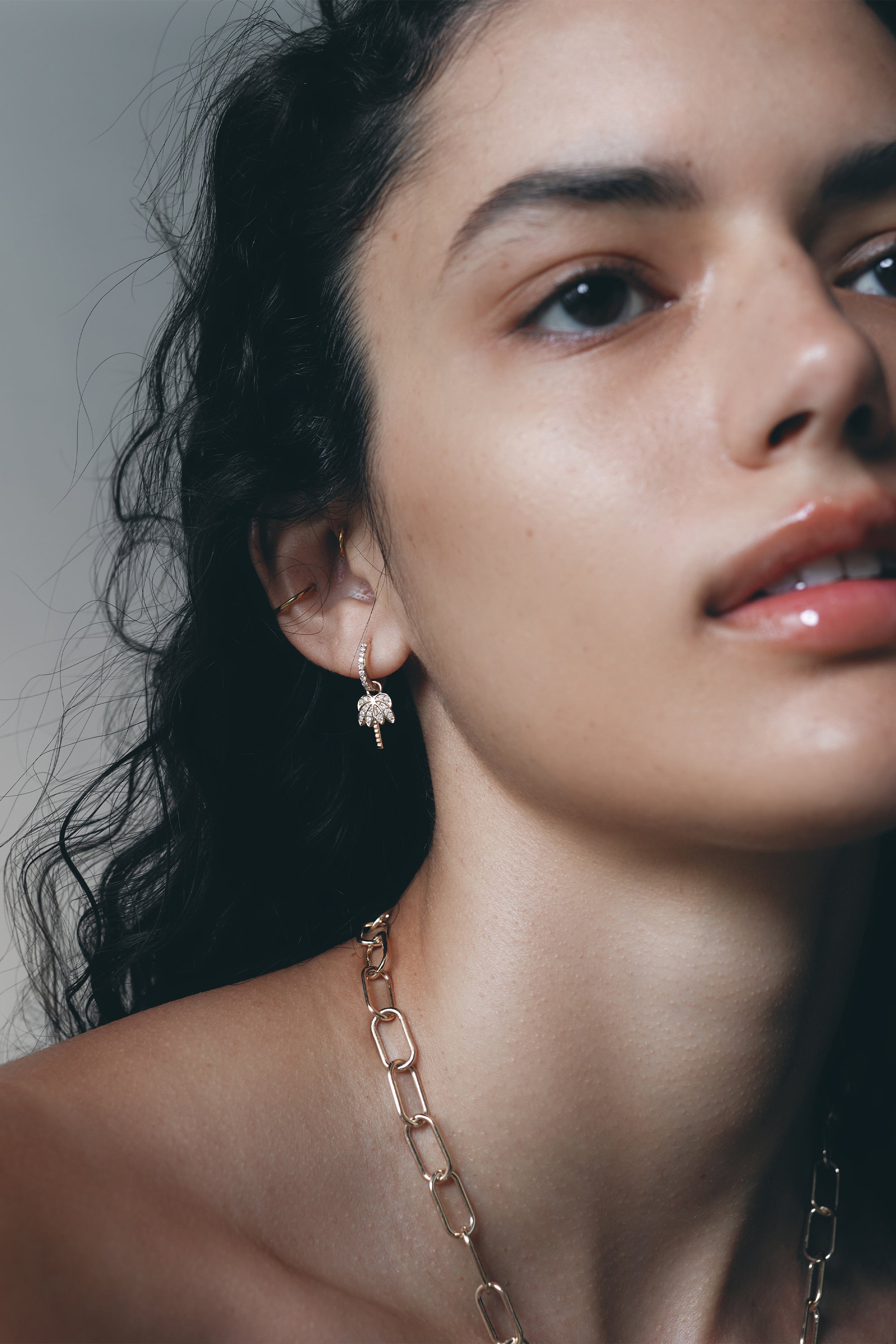 Travel Charm Chain Necklace | 9-Karat Gold